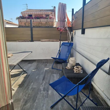 בית נופש La Petite Maison De Melanie 30m *